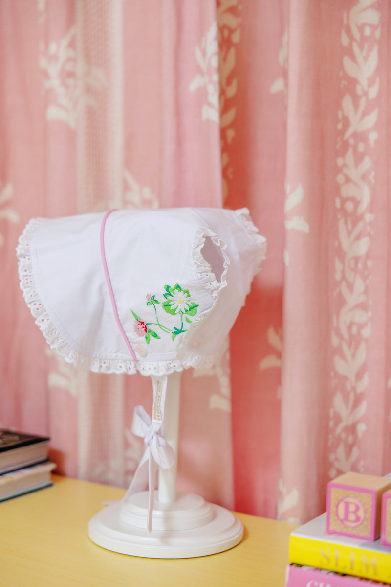 Catesby Bonnet - Worth Avenue White & Pier Party Pink with Strawberry