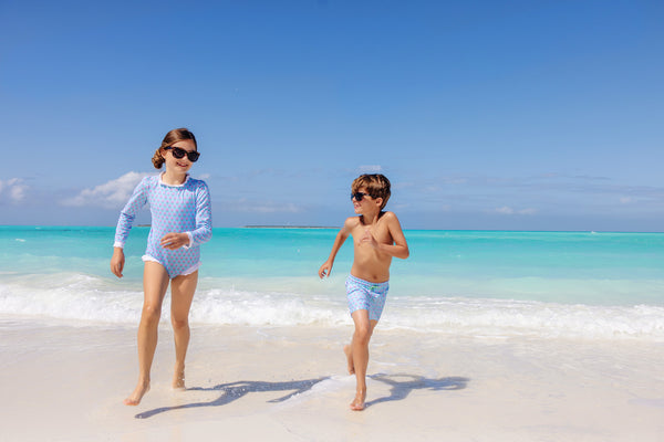 Model is wearing a size 6.