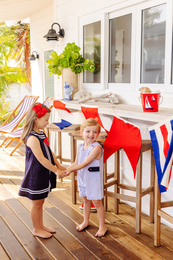 Model is wearing a size 5.