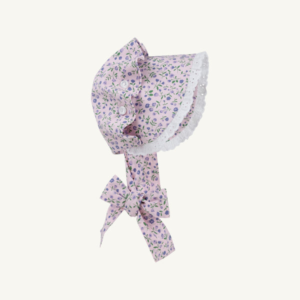 Bellefaire Bonnet - Tuxedo Park Tulips with Worth Avenue White Eyelet