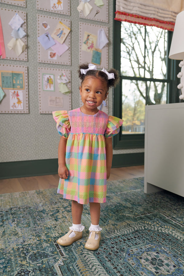 Model is wearing a size 2T