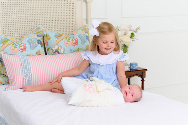 Monogram: Hamptons Hot Pink, Lainey Font