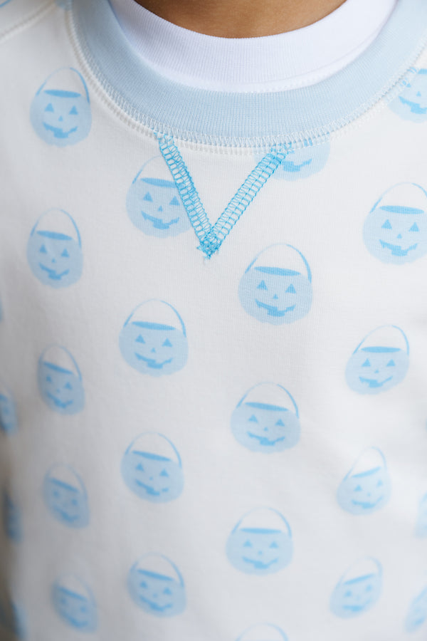 Model is wearing a size 5.