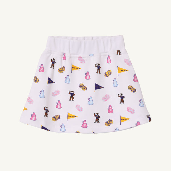 The Beaufort Bonnet Company’s LSU Searcy Skort - Tenacious Tigers with Worth Avenue White features a soft Pima Cotton construction and an elastic waistband. This classic white skort is adorned with a vibrant Tenacious Tigers print showcasing cheerleaders, pom-poms, megaphones, TIGERS flags, and pink bottles.