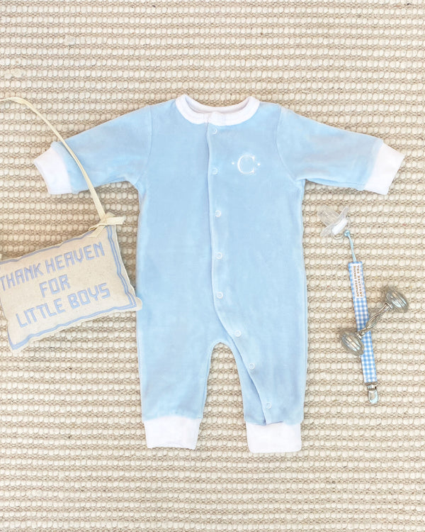 Monogram: Worth Avenue White, Rhodes Font