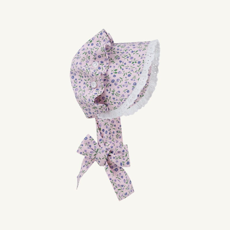 Bellefaire Bonnet - Tuxedo Park Tulips with Worth Avenue White Eyelet