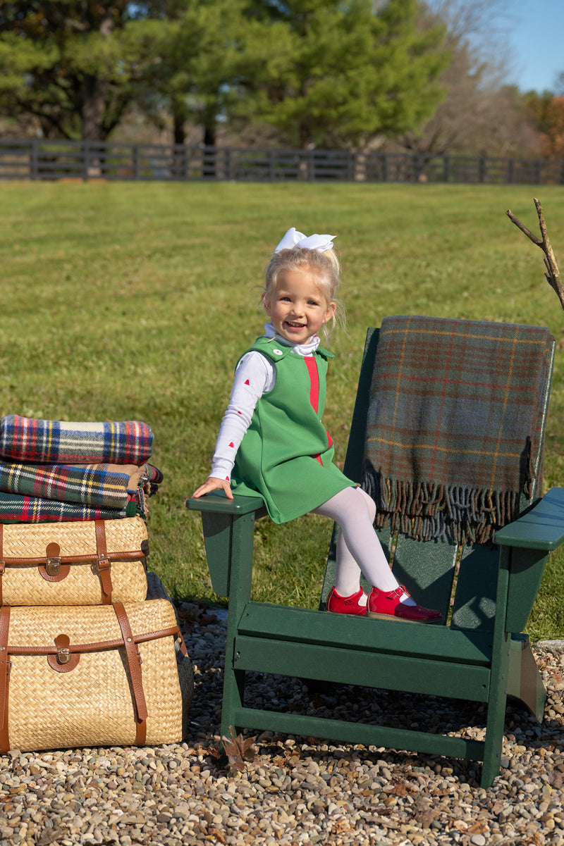  Model is wearing a size 2T.