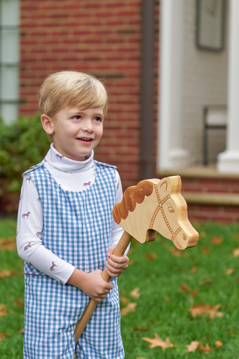  Model is wearing a size 4T.