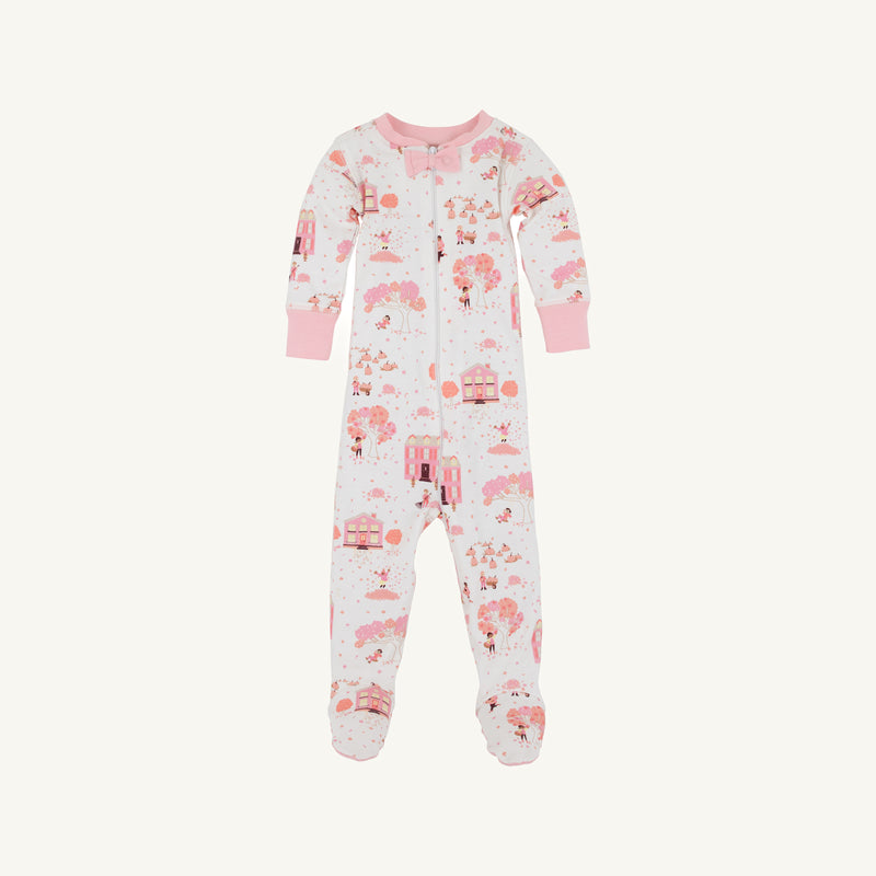 Noelle's Night Night - Fall on Fincastle Road with Sandpearl Pink